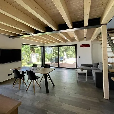 Casa vacanze In With Swimming Pool Zingst